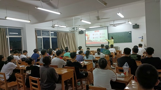 说明: C:\Users\Administrator\Desktop\Beat365唯一官方网站开展新生班级入党知识宣讲活动2021.9.17\Beat365唯一官方网站开展新生班级入党知识宣讲活动2021.9.17\2.jpg