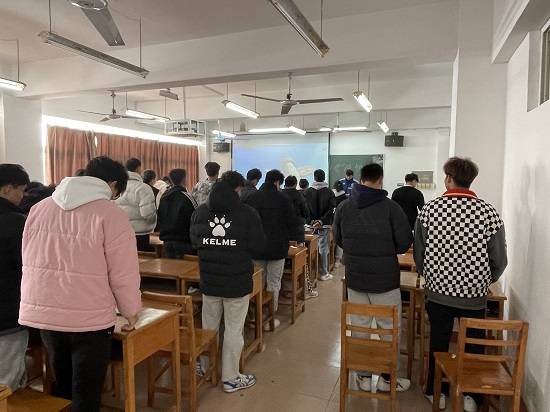 说明: C:\Users\Administrator\Desktop\Beat365唯一官方网站组织师生传唱主题歌曲《领航》2022.1.4\Beat365唯一官方网站组织师生传唱主题歌曲《领航》2022.1.4\2.jpg